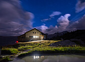 Nacht an der Schutzhütte Jervis, Valle dell Orco, Nationalpark Gran Paradiso, Provinz Turin, Piemont, Italienische Alpen, Italien