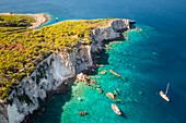 Blick auf Punta del Diamante auf Isola san Domino. Tremiti-Inseln, Bezirk Foggia, Apulien, Italien.