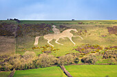 Blick auf die Kalksteinfigur namens Osmington White Horse auf einem Hügel bei Weymouth. Dorset, England, Vereinigtes Königreich.