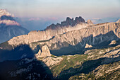 Die Berge des Lagazuoi, Croda da Lago, Lastoni di Formin, Cinque Torri, Teil der Dolomiti Bellunesi, Unesco-Erbe, Belluno, Venetien, Italien