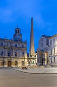 Church of St-Trophime, UNESCO, Place de la Republique, Arles, Bouches du Rhone, Camargue, Provence-Alpes-Cote d'Azur, France