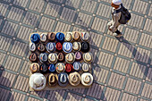 Anordnung der Hüte auf dem Jemaa el-Fnaa-Platz, Meisterwerk des mündlichen und immateriellen Erbes der Menschheit, UNESCO, Medina von Marrakesch, Marokko