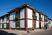 Monguí is a municipality with a rich colonial heritage. Recognized as one of the most beautiful towns in Colombia, it preserves its traditional architecture with cobblestone streets, tiled-roof houses, and balconies adorned with flowers. Monguí is part of Colombia's Network of Heritage Towns.