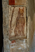 Fresko eines Hundes in Gebäude I.12.3, der Caupona di Sotericus, in den antiken römischen Ruinen von Pompeji, Italien.