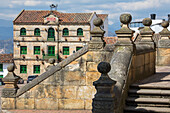 Monguí is a municipality with a rich colonial heritage. Recognized as one of the most beautiful towns in Colombia, it preserves its traditional architecture with cobblestone streets, tiled-roof houses, and balconies adorned with flowers. Monguí is part of Colombia's Network of Heritage Towns.