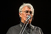 Inti-Illimani und Quilapayún sind zwei der repräsentativsten Gruppen der Nueva Canción Chilena, einer Musikbewegung, die in den 1960er Jahren entstand und sich durch eine starke folkloristische Identität und ein tiefes soziales und politisches Engagement auszeichnet, Medellin, Kolumbien
