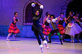 Das Allegro Dance Studio ist eine Akademie, die klassisches Ballett unterrichtet und den Tanz in Medellín fördert. Es entwickelt klassische Ballettausbildungsprogramme, die auf einem tiefen Verständnis der Technik basieren, und fördert und unterstützt gleichzeitig künstlerische Projekte.