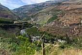 The municipality of Chitagá is located in the department of Norte de Santander, in the northeast of Colombia. Geographically, it is located in the Andean region, at an altitude of 2,300 meters above sea level, within the high plateau of the Eastern Andes mountain range. It borders with municipalities such as Pamplona, Silos and Cácota, and is part of an area characterized by moorlands and rural areas dedicated to agriculture and livestock.