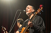 Inti-Illimani und Quilapayún sind zwei der repräsentativsten Gruppen der Nueva Canción Chilena, einer Musikbewegung, die in den 1960er Jahren entstand und sich durch eine starke folkloristische Identität und ein tiefes soziales und politisches Engagement auszeichnet, Medellin, Kolumbien