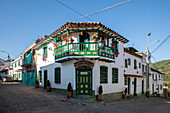 Monguí is a municipality with a rich colonial heritage. Recognized as one of the most beautiful towns in Colombia, it preserves its traditional architecture with cobblestone streets, tiled-roof houses, and balconies adorned with flowers. Monguí is part of Colombia's Network of Heritage Towns.