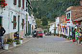 Monguí is a municipality with a rich colonial heritage. Recognized as one of the most beautiful towns in Colombia, it preserves its traditional architecture with cobblestone streets, tiled-roof houses, and balconies adorned with flowers. Monguí is part of Colombia's Network of Heritage Towns.