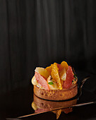 Tart with citrus fruits and pâtissière cream