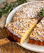 Almond cake with crunchy almond slivers