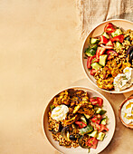 Mediterrane Hähnchen-Bowl mit Couscous aus der Heißluftfritteuse