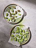 Sweet matcha almonds