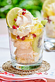 Tropische Früchte Eton Mess