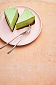 Limetten-Avocado-Torte mit Mandel-Kokos-Boden
