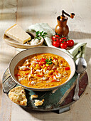 Hackfleischsuppe Balkanart mit Paprika und Mais