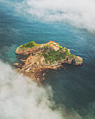 Luftaufnahme von San Juan de Gaztelugatxe, Baskenland, Spanien.