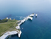 Luftaufnahme von Old Harry Rocks, Jurassic Coast, Dorset, Vereinigtes Königreich.