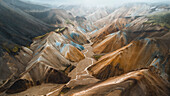 Luftaufnahme von Landmannalaugar, Regenbogenberge, Hochland, Island.