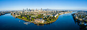Panoramaluftaufnahme des Brisbane River, Brisbane Powerhouse & New Farm Park, Brisbane, Queensland, Australien