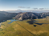 Luftaufnahme des Laceno-Sees (Lago Laceno), eines Stausees auf einem hoch gelegenen Berg in Bagnoli Irpino, Avellino, Irpinia, Kampanien, Italien