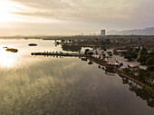 Luftaufnahme des Lake View Park und des Rawal Dam in Islamabad, der pakistanischen Hauptstadt.