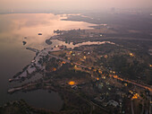 Luftaufnahme des Lake View Park und des Rawal Dam in Islamabad, der pakistanischen Hauptstadt.