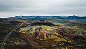 Luftaufnahme einer Drohne von Lavafelsen auf der Halbinsel Snaefellsnes, Westisland.