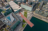 Luftaufnahme des Grand Canal und des Grand Canal Square, Dublin, Irland.