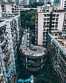Luftaufnahme einer Ringstraße zwischen Gebäuden in Nan'an, Chongqing, China