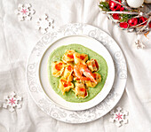 Cappellacci with prawns in potato and pea sauce