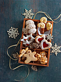 6x classic Christmas biscuits