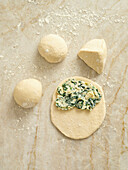 Prepare spinach and cheese pull-apart bread