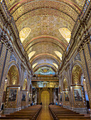 Die Pfeifenorgel im Chor des Kirchenschiffs der Kirche der Gesellschaft Jesu in Quito, Ecuador.