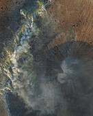 Luftaufnahme des Vulcano-Kraters auf der Inselgruppe der Äolischen Inseln, Messina, Sizilien, Italien.