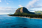 Luftaufnahme von Le Morne Brabant, Mauritius.
