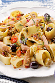 Paccheri with tuna, olives and tomatoes