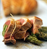 Stuffed duck breast with asparagus
