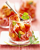 Tomatensalat mit Curry-Hähnchen