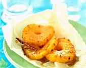 Pineapple rings en papillote with spices