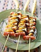 Mussel and bacon brochettes