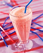 Strawberry milkshake (topic: summer fruits)