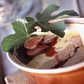 Foie gras pâté with figs