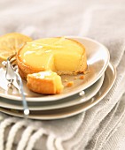 Individual lemon tarts