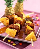Pineapple and gingerbread brochettes
