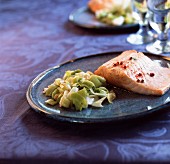 Salmon with leeks and white wine