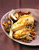 Free-range chicken breasts with sesame seeds and mushrooms