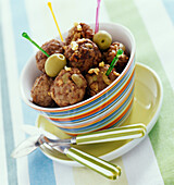 Olive and walnut beef meatballs (topic :family meal)